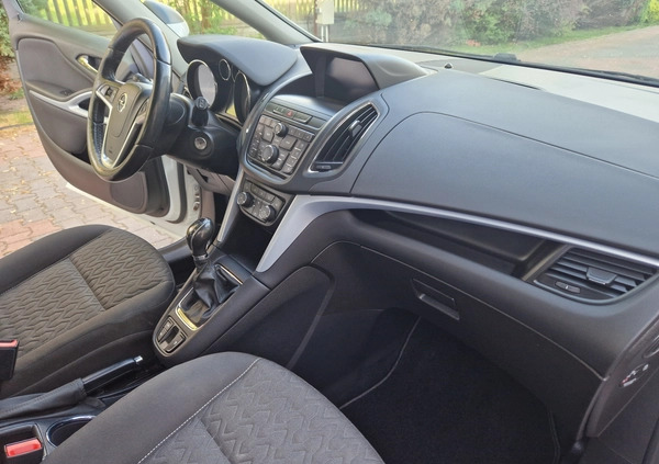 Opel Zafira cena 32900 przebieg: 221289, rok produkcji 2014 z Witnica małe 562